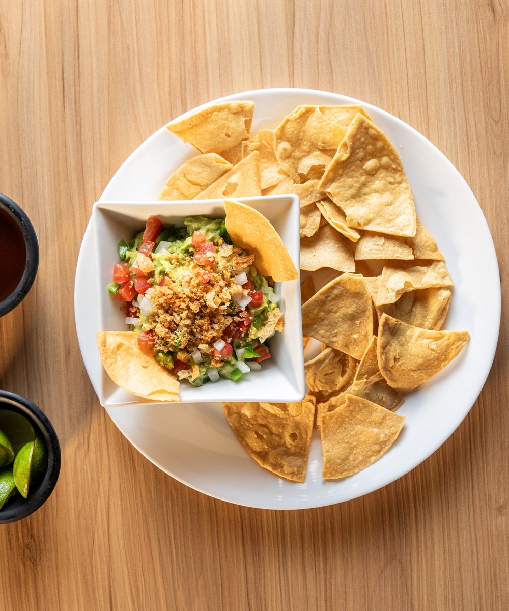 Guacamole con totopos